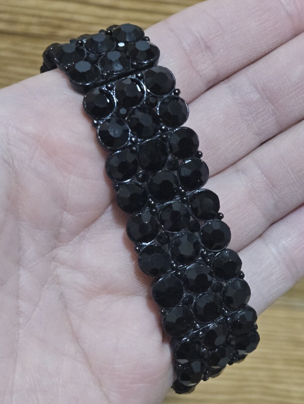 Black Gem stretch bracelet - Picture 2 of 4